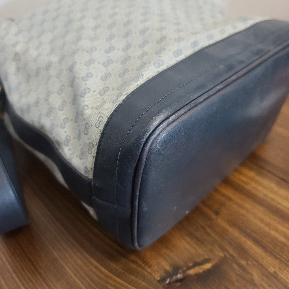 Gucci Vintage Navy GG Bucket Crossbody - Picture 10 of 16